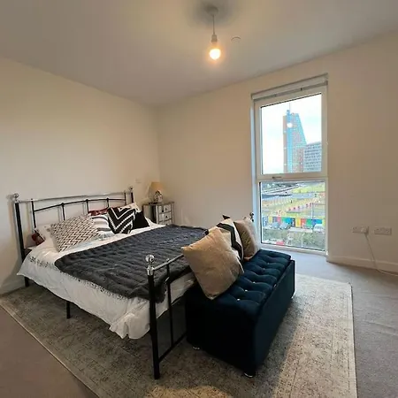 Entire 1 Bedroom Apartment